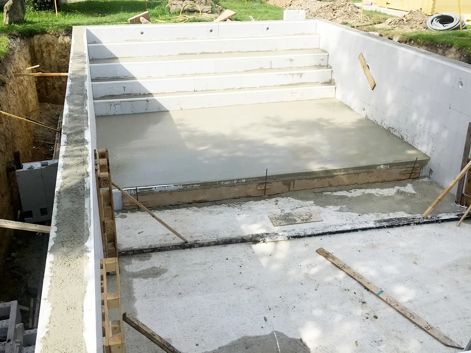 Construction d'une piscine avec escalier dans le Nord