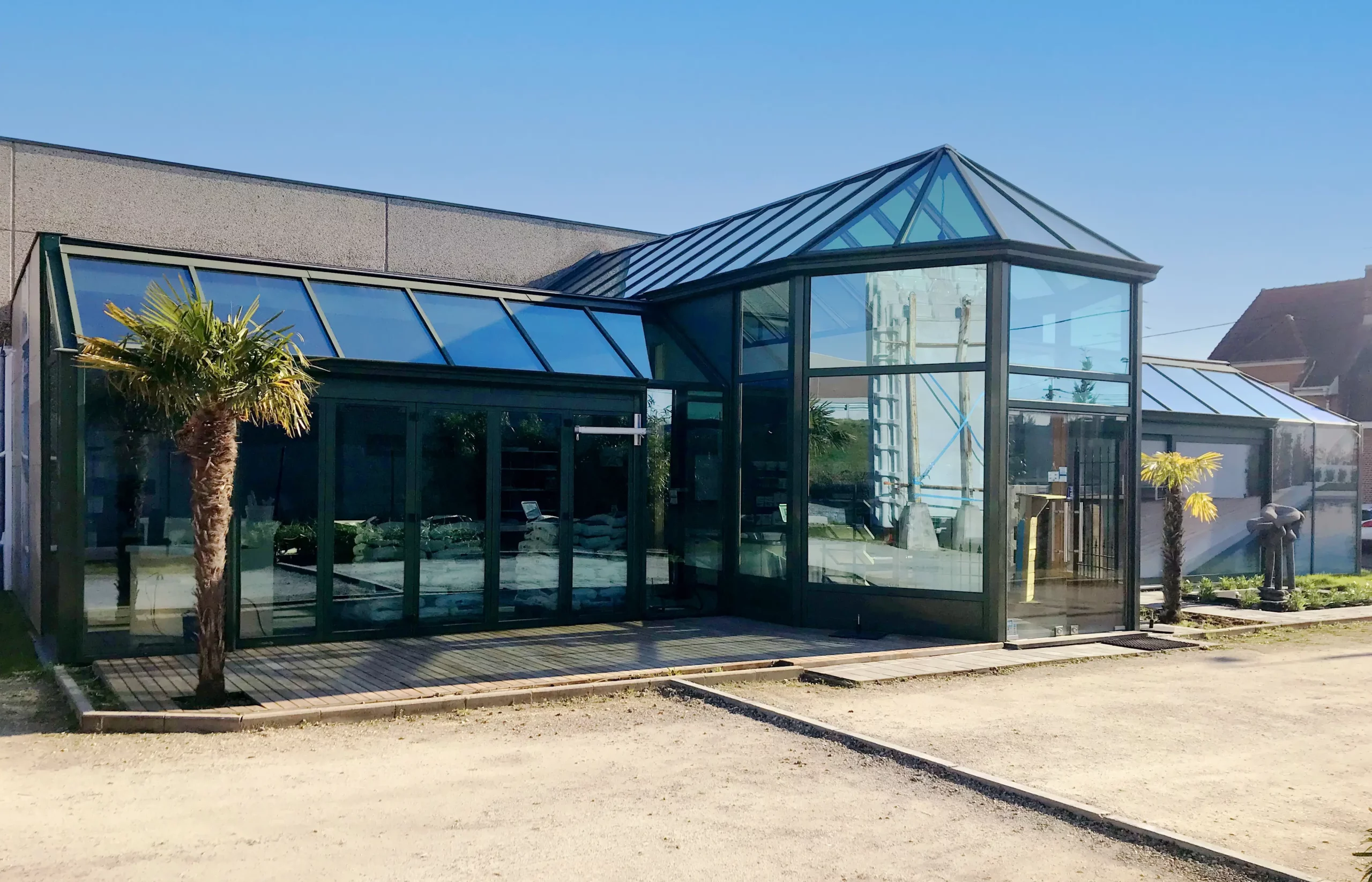 Façade du magasin Piscines HydroSud S2O à Valenciennes