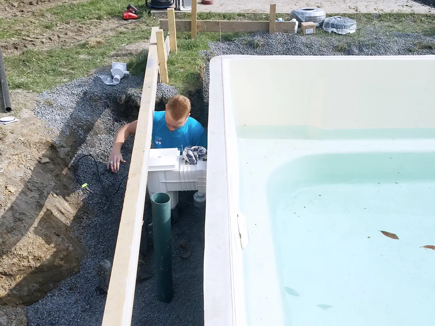 Livraison et installation d'une piscine coque par S2O