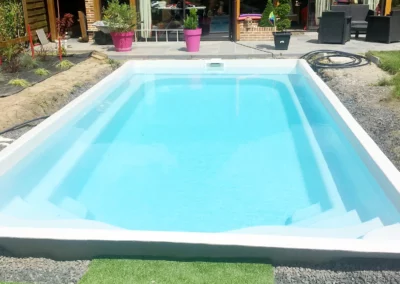 Réalisation d'une piscine coque blanche par S2O Piscines