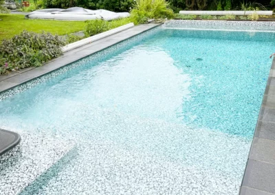 Piscine avec une membrane armée imprimée par S2O Piscines