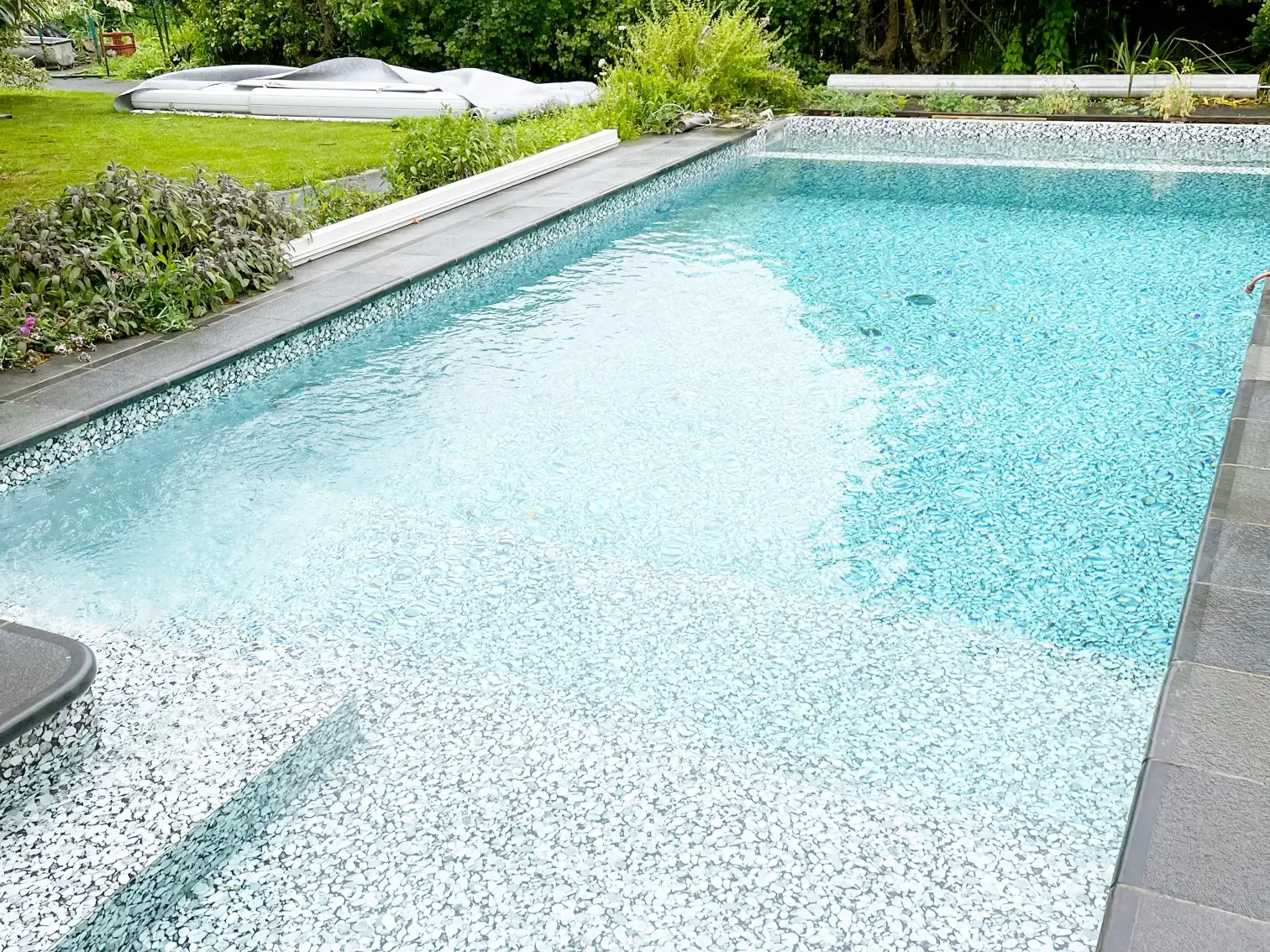 Piscine avec une membrane armée imprimée par S2O Piscines