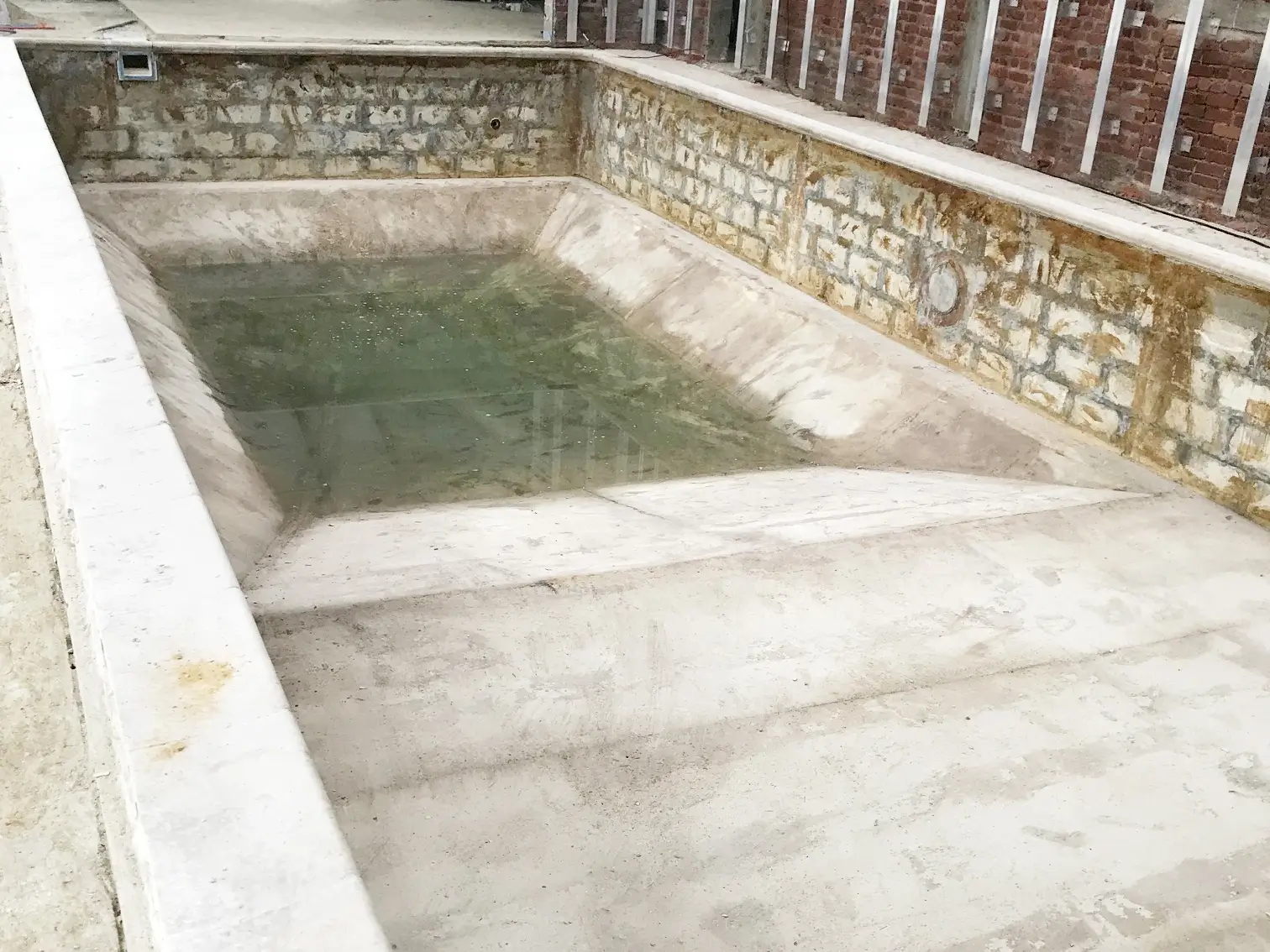 Rénovation d'une piscine avec changement de liner dans le Nord